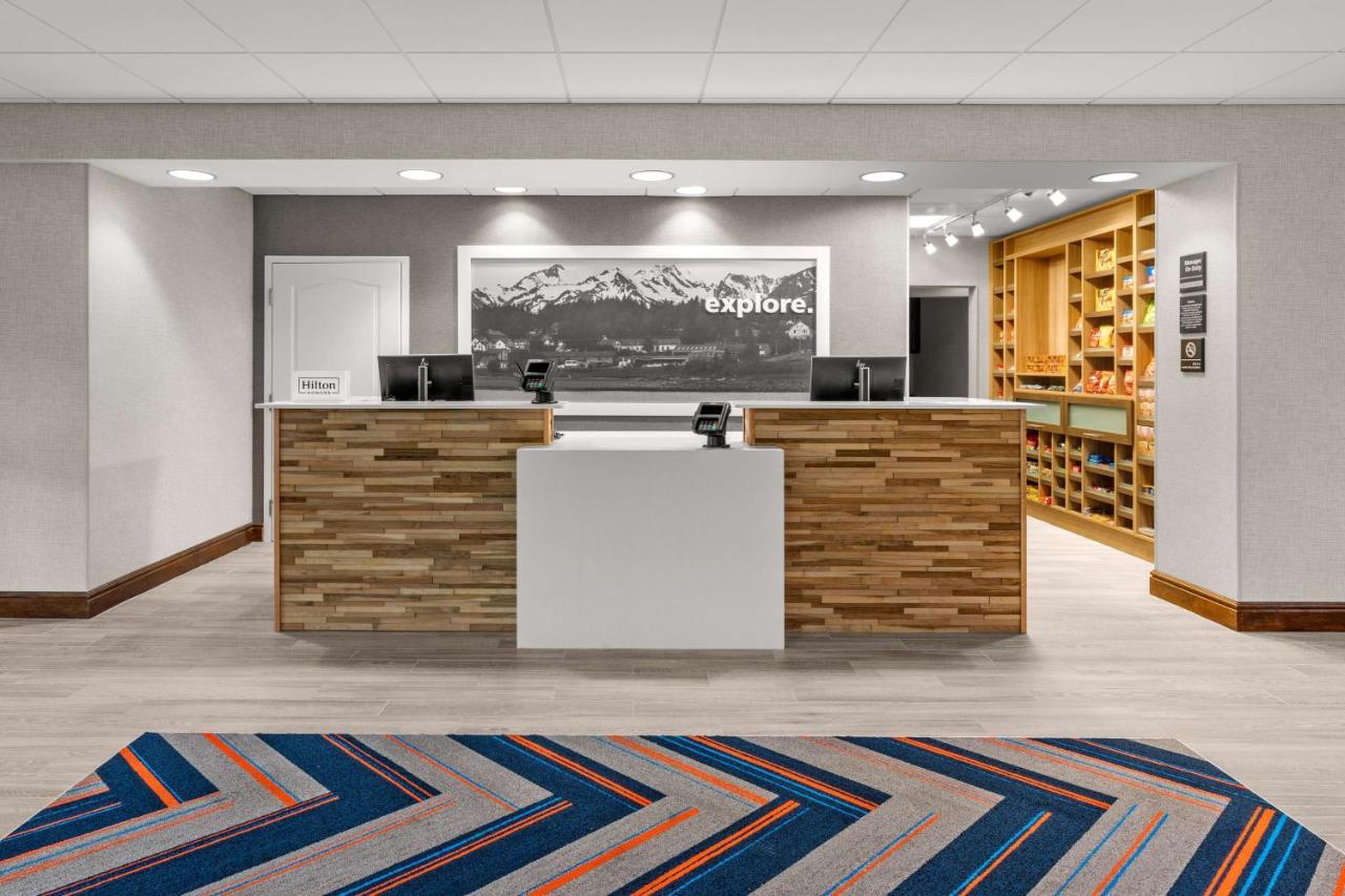 Hampton Inn & Suites Fairbanks Dış mekan fotoğraf