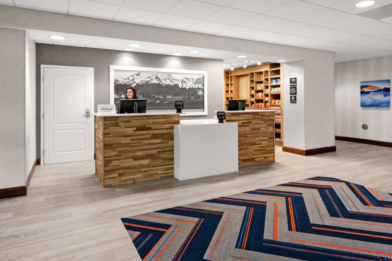 Hampton Inn & Suites Fairbanks Dış mekan fotoğraf