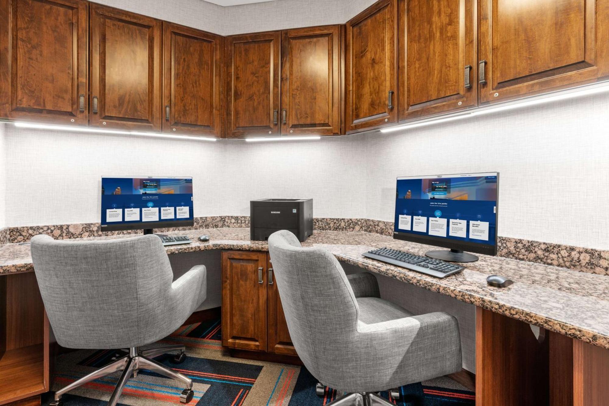 Hampton Inn & Suites Fairbanks Dış mekan fotoğraf