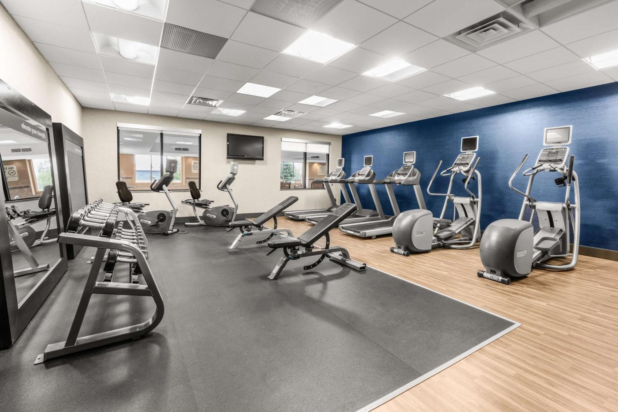 Hampton Inn & Suites Fairbanks Dış mekan fotoğraf